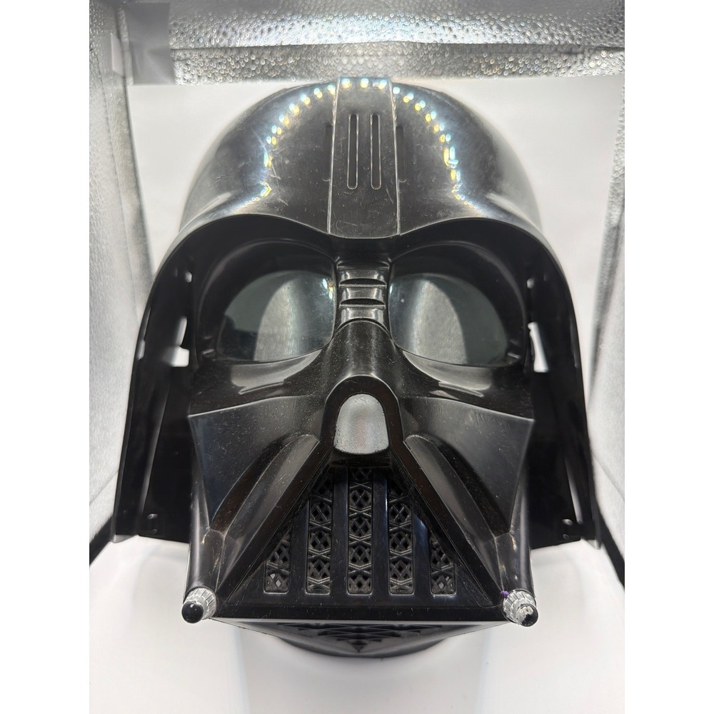 2013 Hasbro Star Wars Darth Vader Electronic Voice Changing Helmet Mask